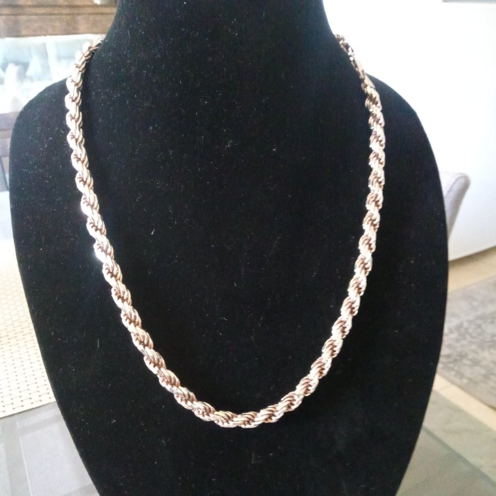 🎈'HOST PICK" 🎈.....100 GM Sterling Silver Rope Necklace - Estate Piece